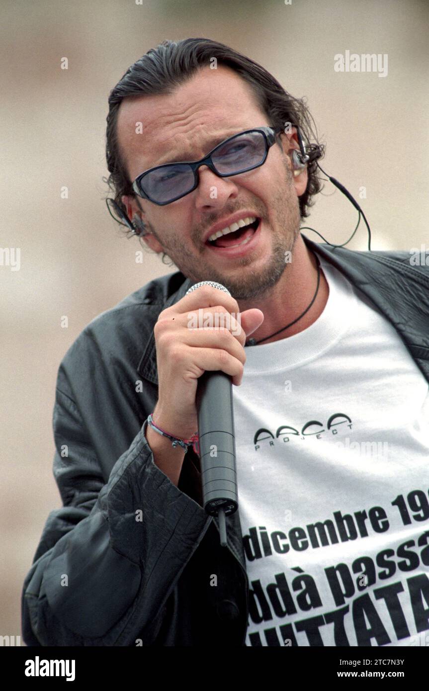 Verona Italy 1999-09-07 : Biagio Antonacci, Italian singer, during live concert at the Festivalbar 1999 Stock Photo