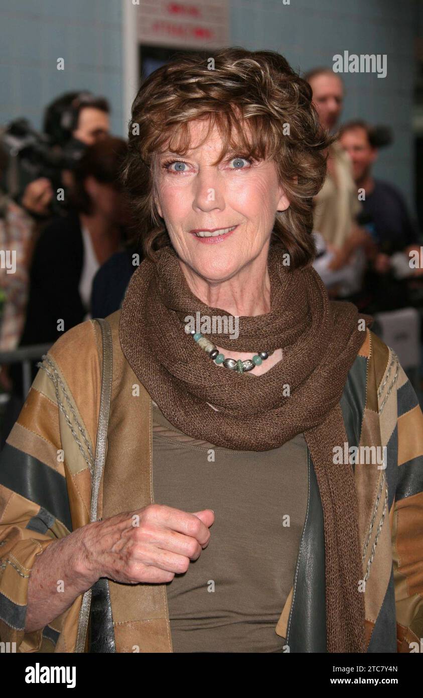 Eileen atkins hi-res stock photography and images - Alamy