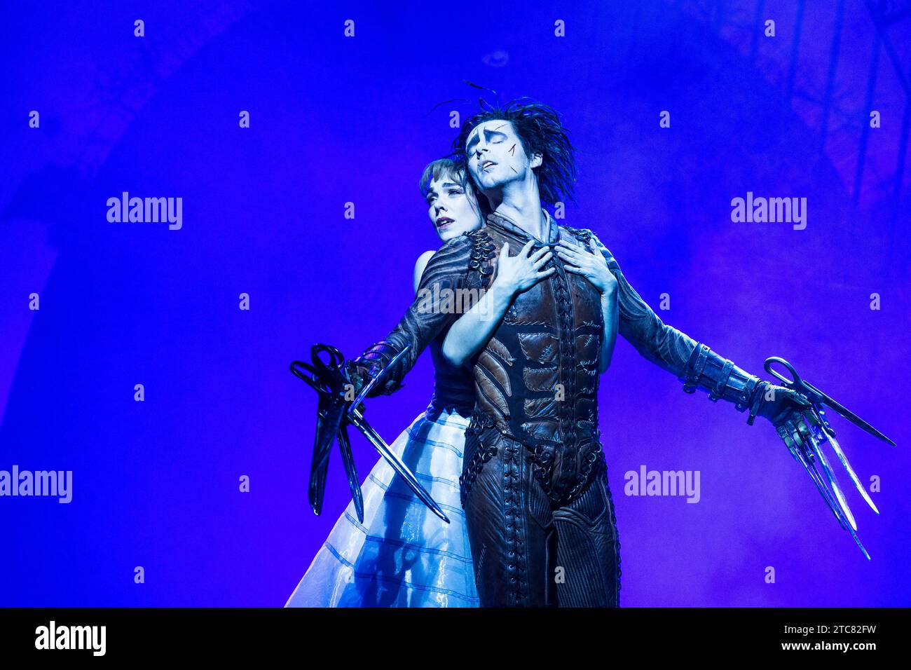 Farewell Duet - Katrina Lyndon (Kim Boggs). Liam Mower (Edward Scissorhands) in EDWARD SCISSORHANDS devised, directed and choreographed by Matthew Bourne at Sadler’s Wells, London EC1  05/12/2023 to 20/01/24 based on the original story & motion picture by Tim Burton and story, screenplay and co-adaptation by Caroline Thompson  music: Danny Elfman & Terry Davies  design: Lez Brotherston  lighting: Howard Harrison Stock Photo