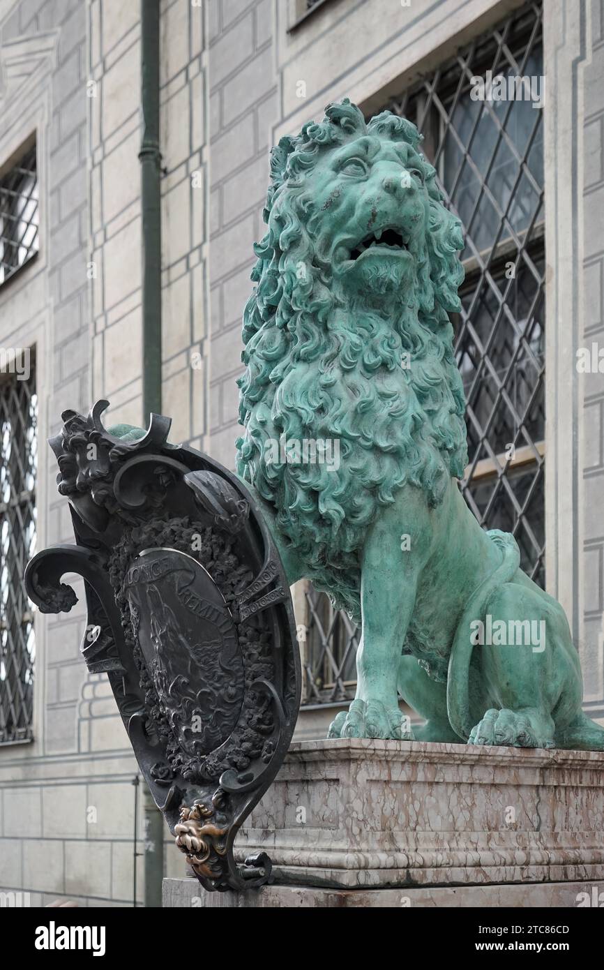 Statue of a green Lion at Odeonsplatz in Munich Stock Photo - Alamy