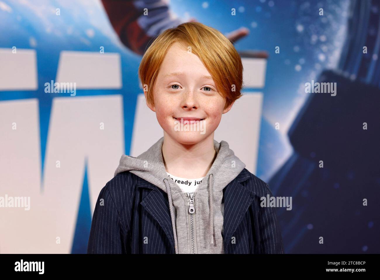 Schauspieler Felix Nölle bei der Premiere des Films WOW Nachricht aus
