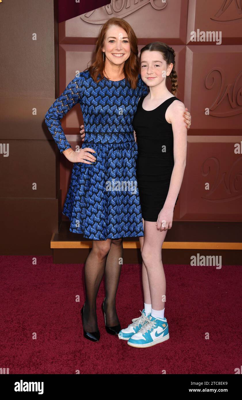 LOS ANGELES, CALIFORNIA DECEMBER 10 (LR) Alyson Hannigan and