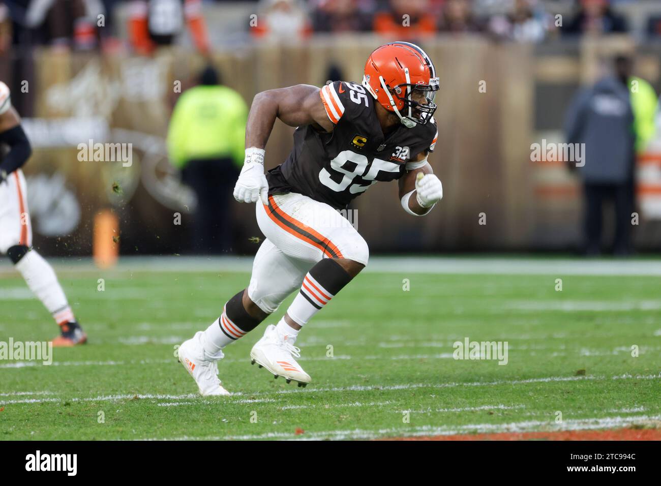 Cleveland Browns defensive end Myles Garrett plays against the