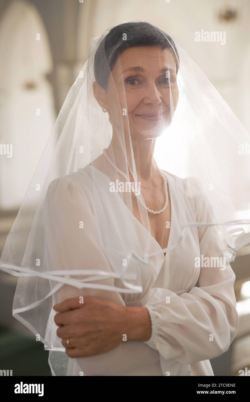 Mature woman wearing veil hi-res stock photography and images - Alamy