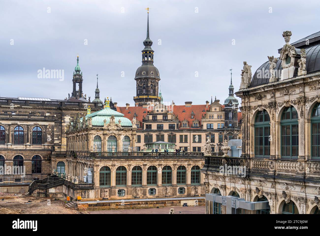 Der Zwinger ist ein Gebäudekomplex mit Gartenanlagen in Dresden. Das