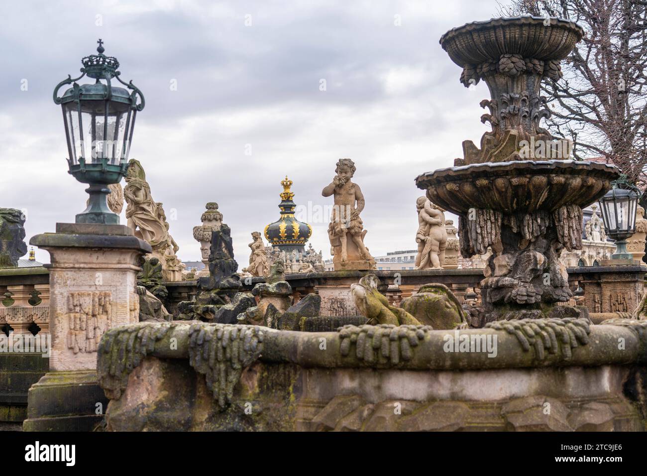 Ist ein brunnen hires stock photography and images Alamy