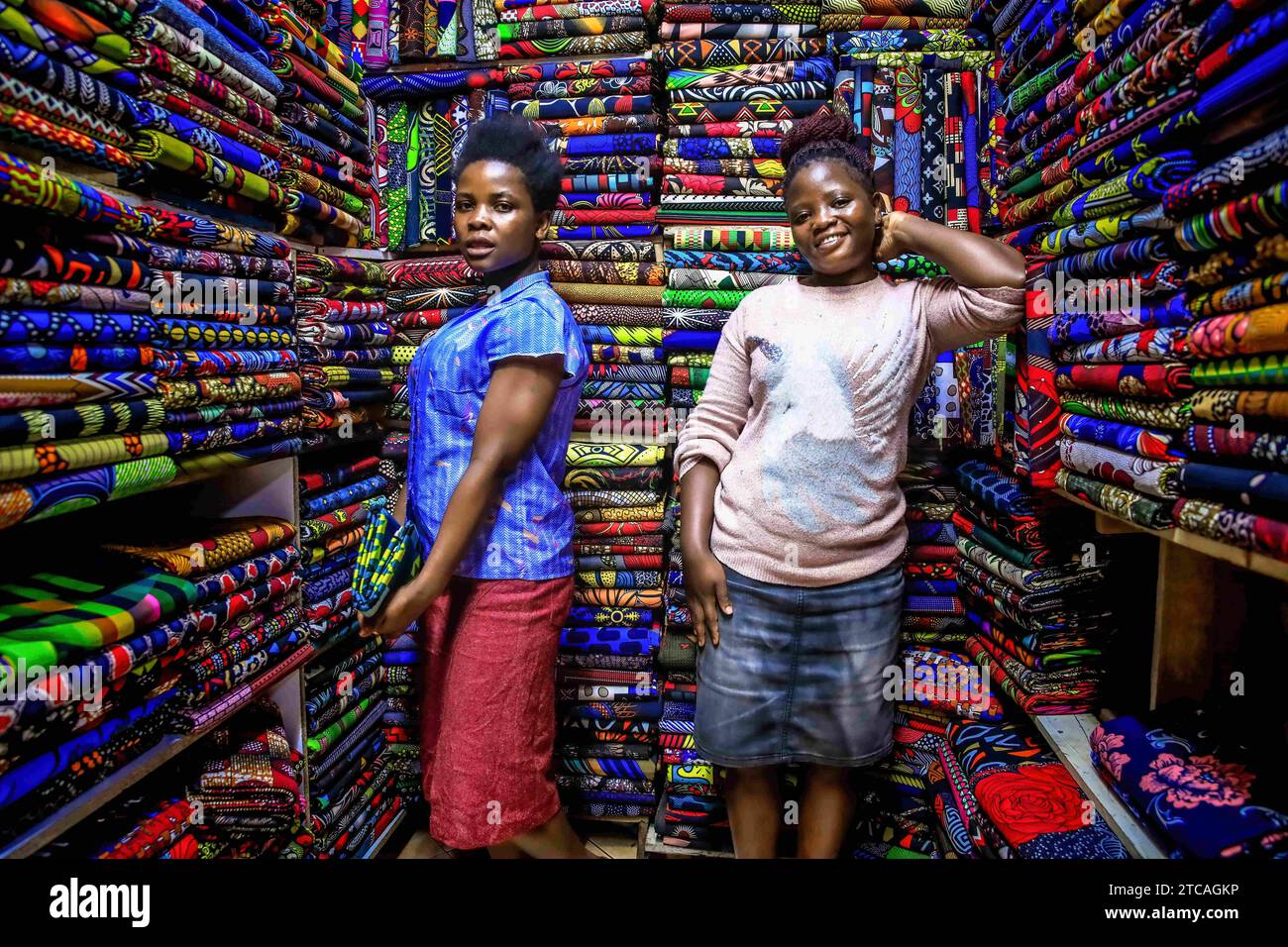 Nairobi, Kenya. 19th Oct, 2023. Traders are paused for a photo at a