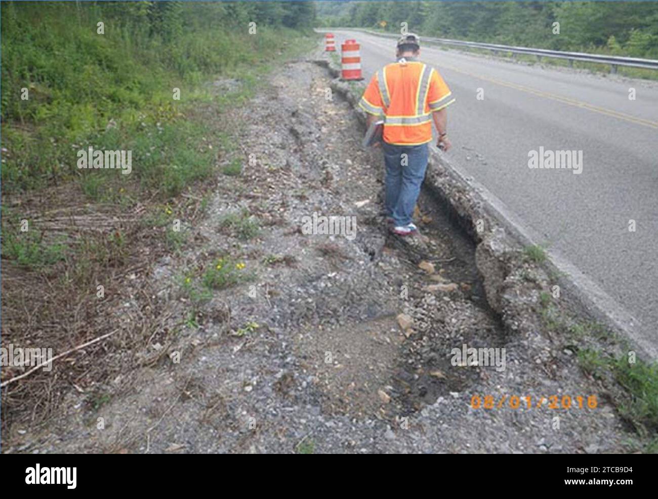 West Virginia State Route 150 shoulder washout Stock Photo Alamy