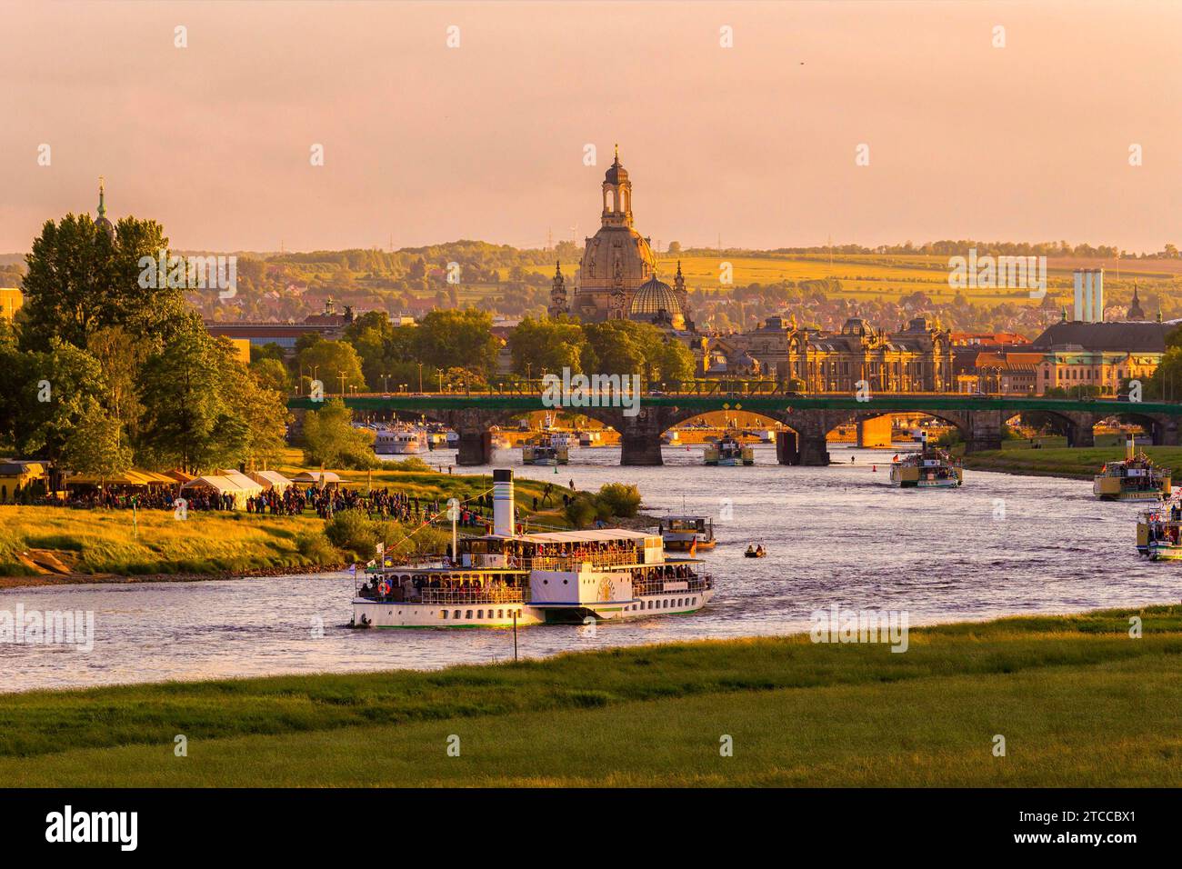 DEU Saxony Dresden Since 1995, at the 25th International Dixieland Festival, steamers and saloon ships festively flagged over all tops left the Stock Photo