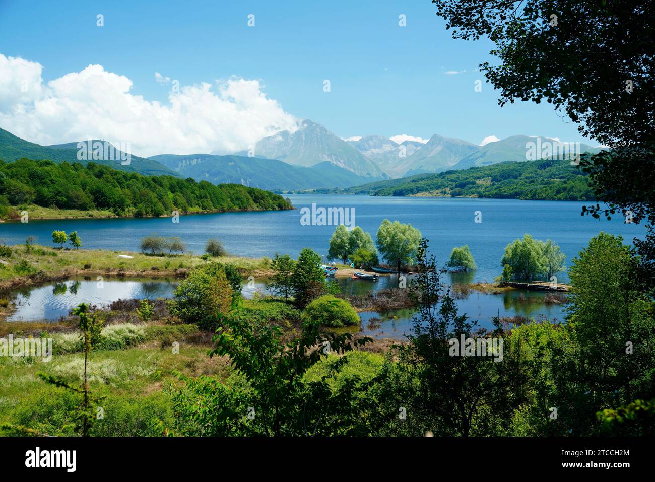 lake-campotosto-gran-sasso-and-monti-della-laga-national-park-province