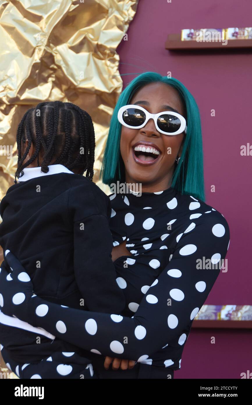 Kelly rowland and son hires stock photography and images Alamy