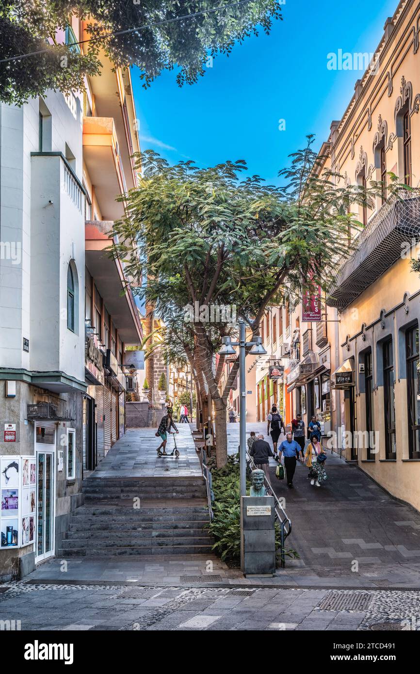 Main street puerto de hi res stock photography and images Alamy