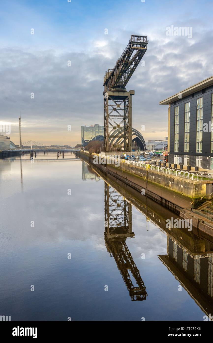 Giant Finnieston Crane alongside the Clyde in Glasgow Stock Photo