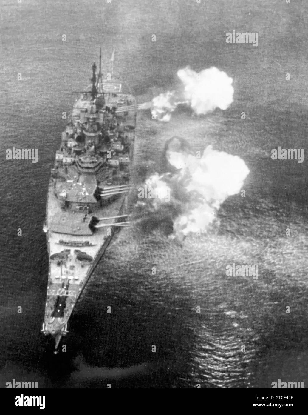 USN 'NEW JERSEY' fires her main guns in1968 oin support of American troops in Vietnam Stock Photo