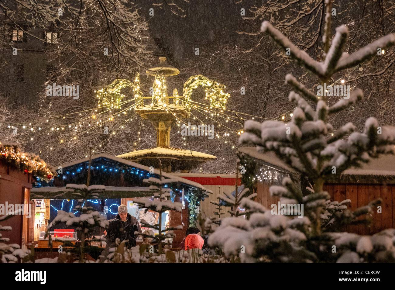 Muenchen, Haidhausen, der Haidhauser Weihnachtsmarkt am Weissenburger