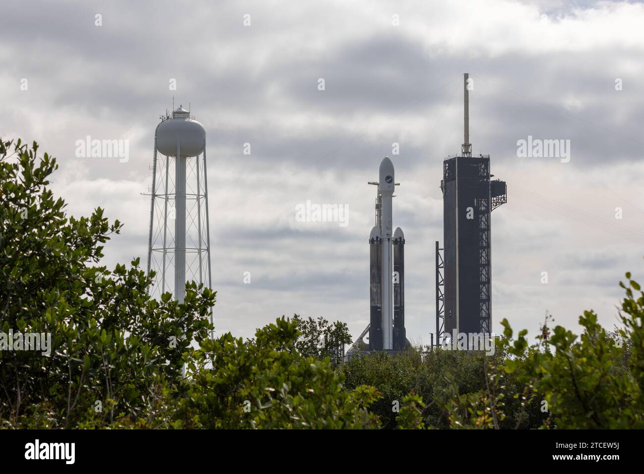 Ussf 52 launch hires stock photography and images Alamy