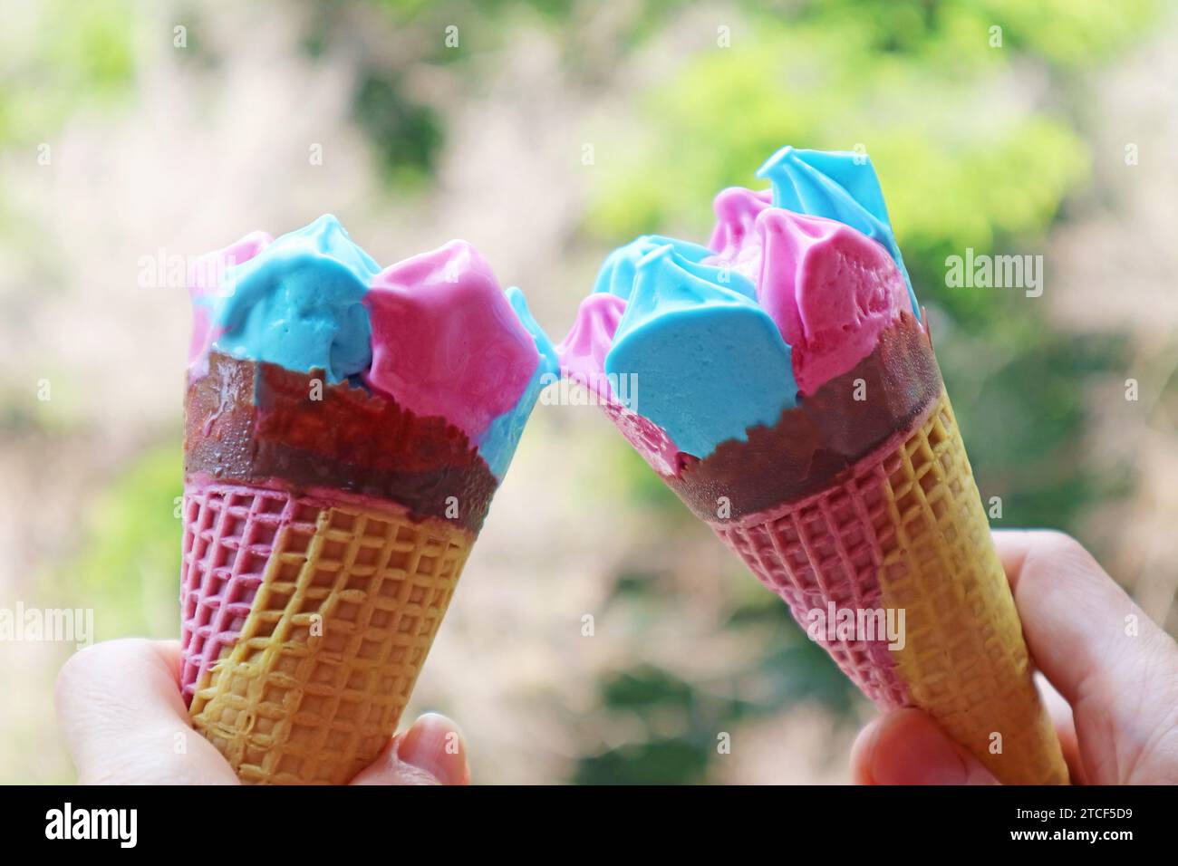 Ice cream ball hi-res stock photography and images - Alamy