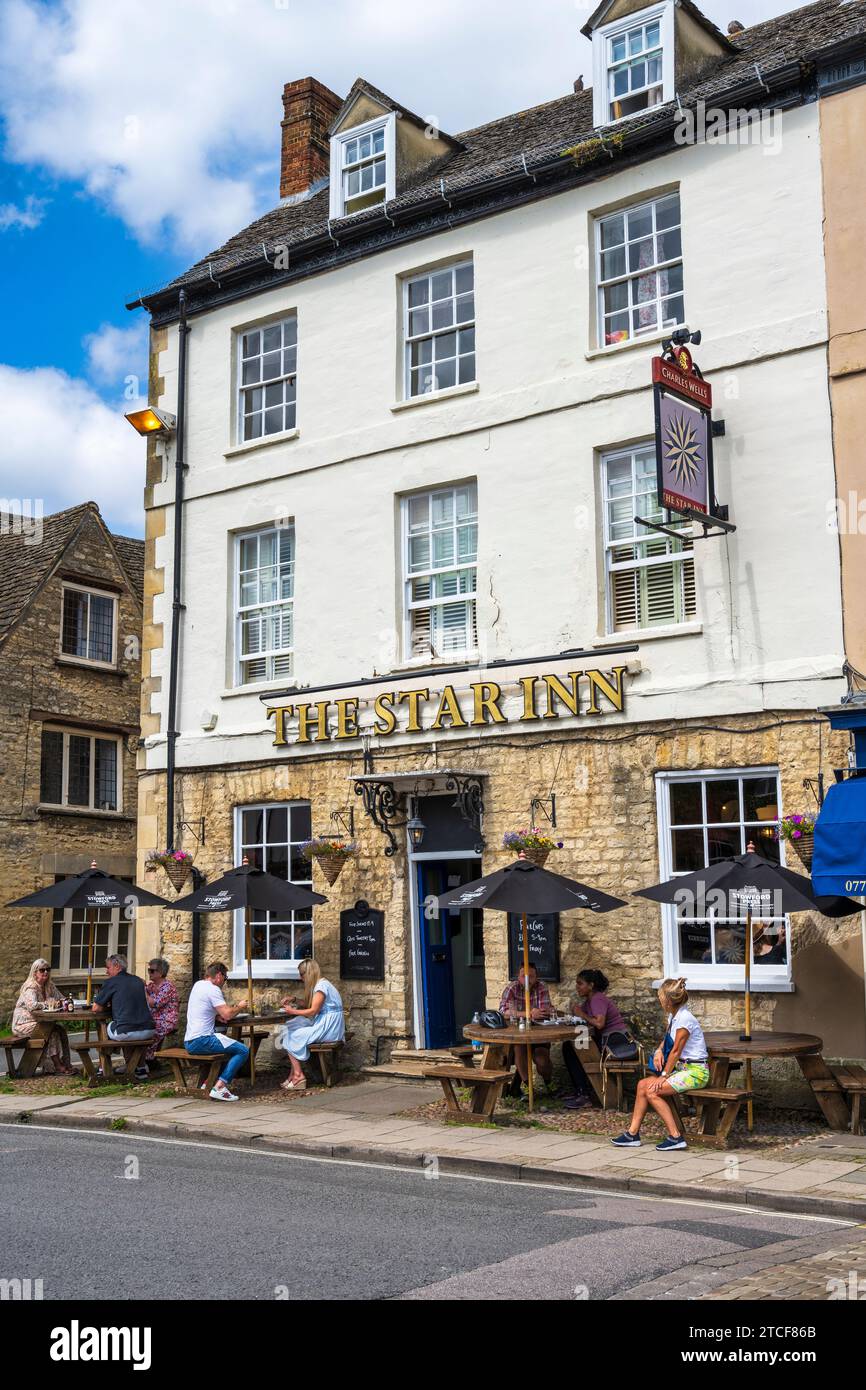 The Star Inn on Market Place in Woodstock, Oxfordshire, England, UK Stock Photo