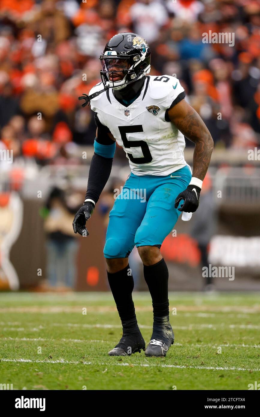 Jacksonville Jaguars safety Andre Cisco (5) lines up for a play during ...