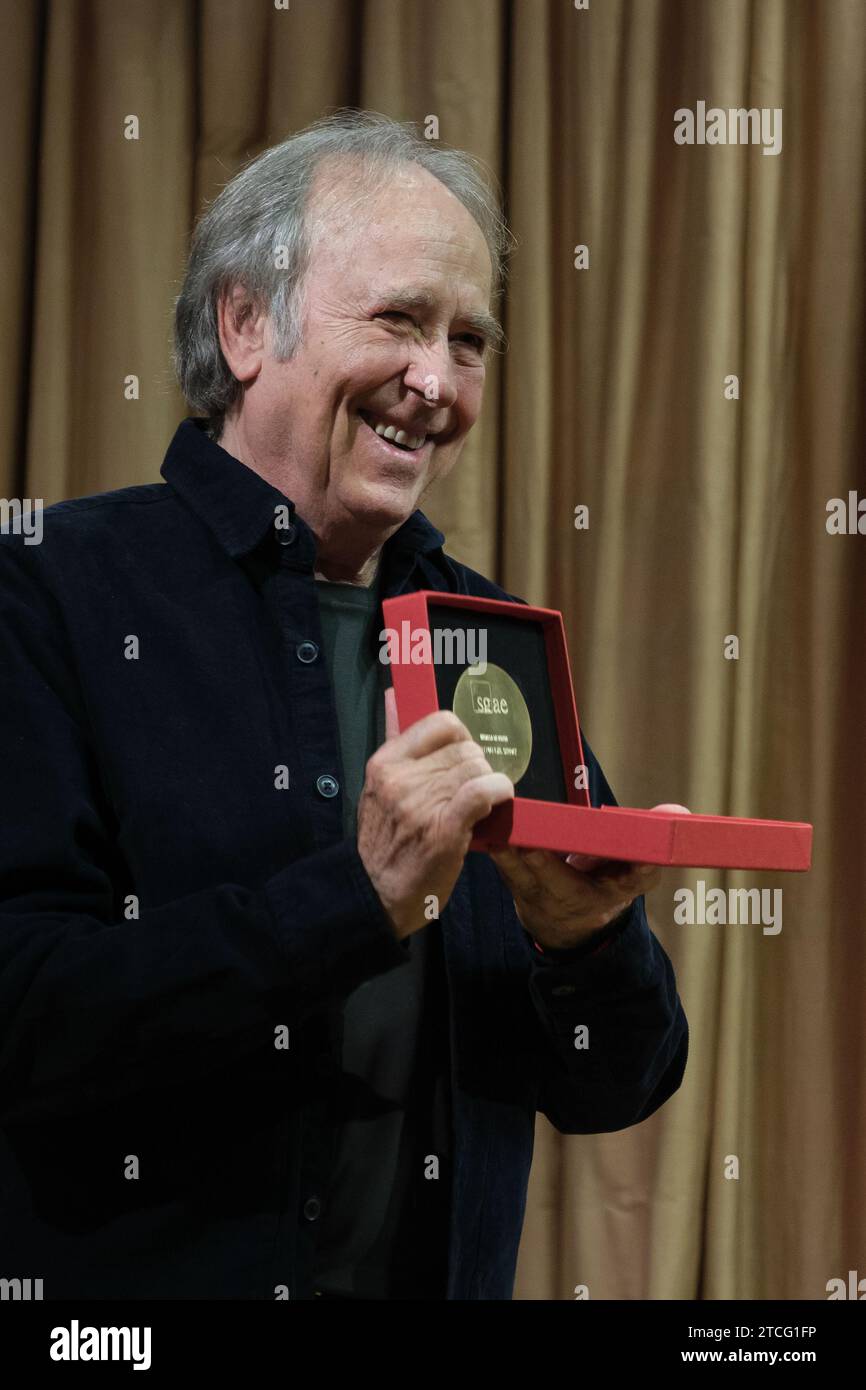 Spanish singer Joan Manuel Serrat receives the SGAE’s Medal of Honour