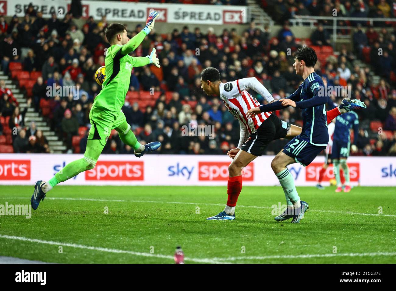 Jobe Bellingham 7 of Sunderland scores to make it 10 during the Sky