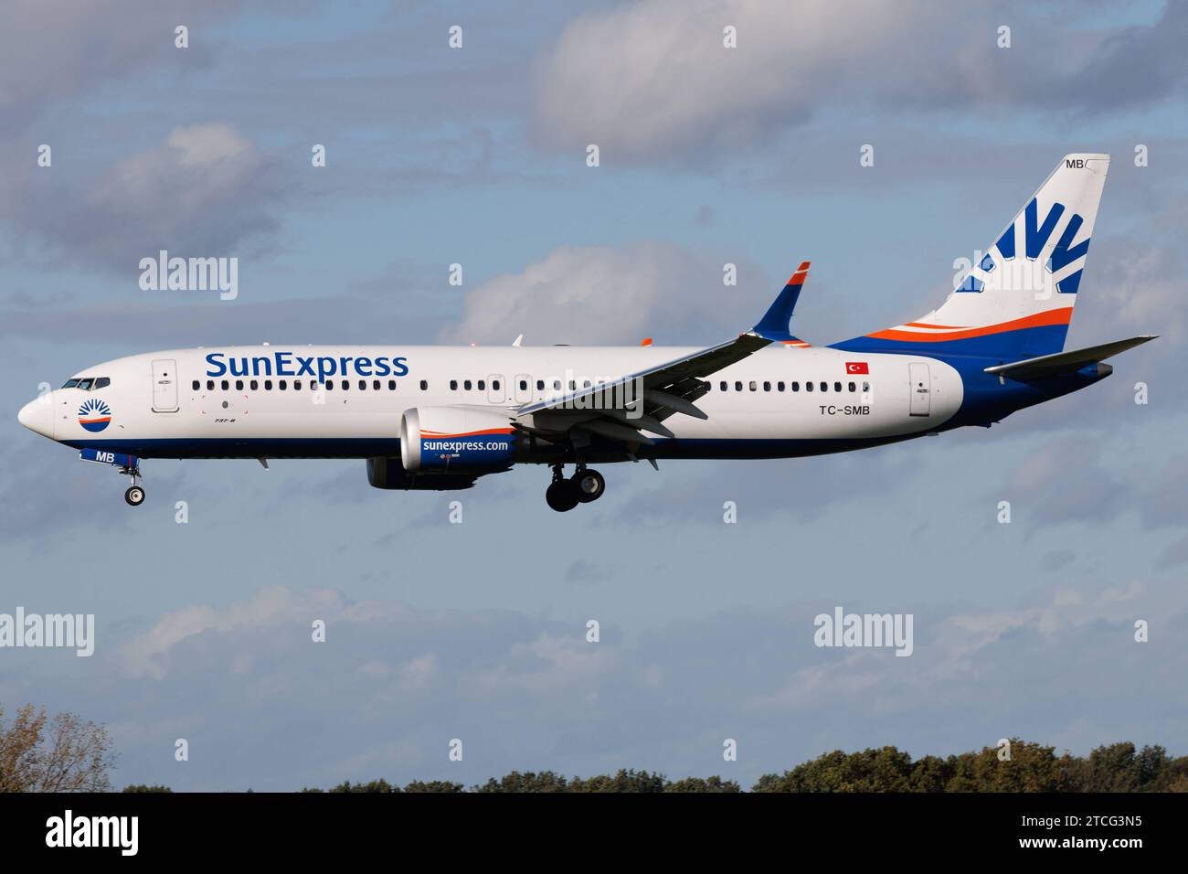 Die Boeing 737 MAX 8 B38M der Fluglinie SunExpress XQ / SXS mit
