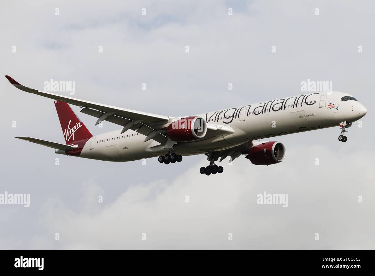 Virgin atlantic airbus a350 lands hi-res stock photography and images ...