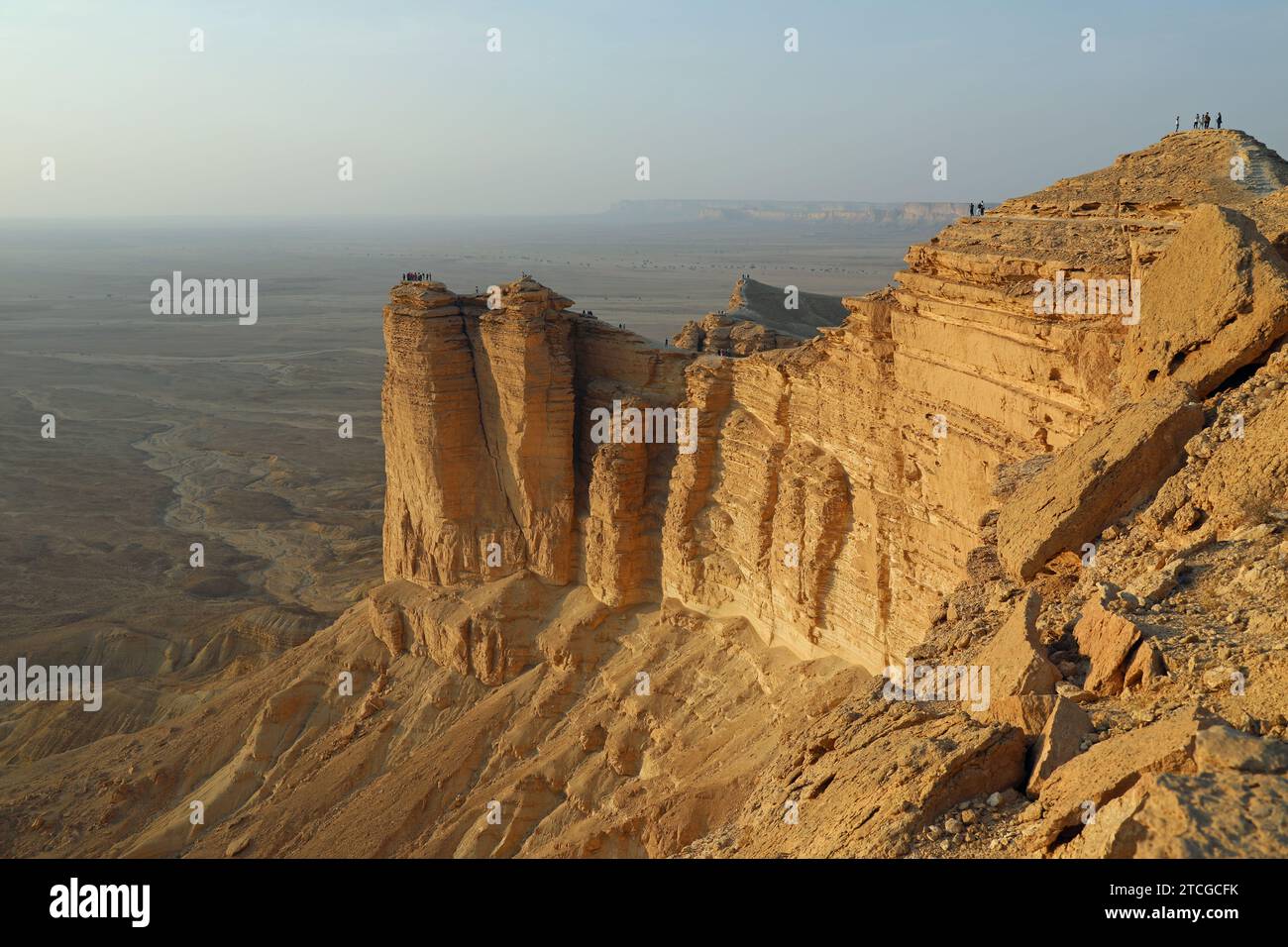 Tourists at the famous Edge of the World viewpoint in Saudi Arabia Stock Photo