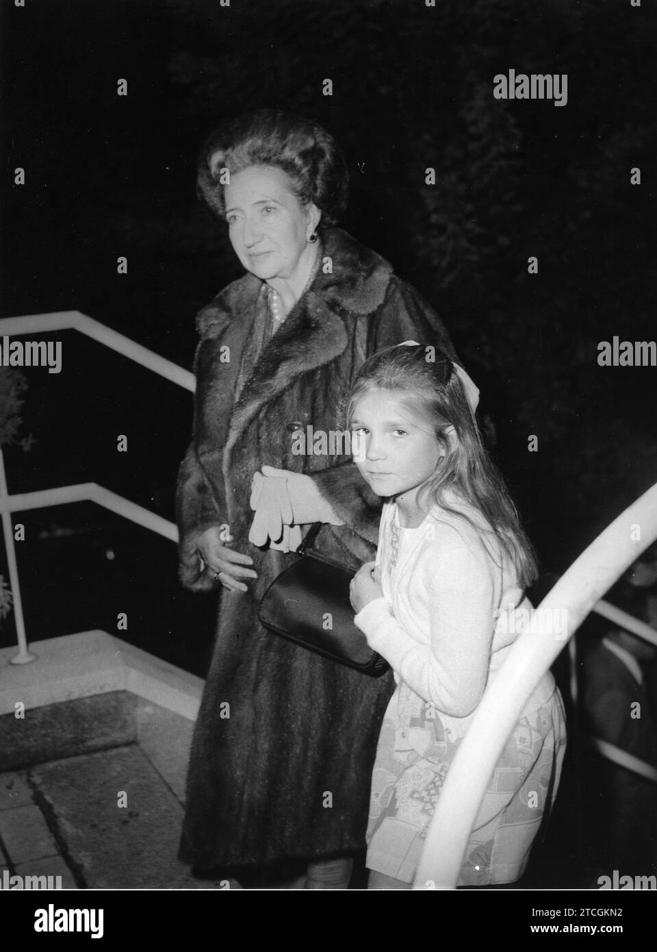 10/21/1973. The Countess of Barcelona with her granddaughter Elena, at the baptism of the son of Infanta Margarita and Carlos Zurita. Credit: Album / Archivo ABC / Luis Alonso Stock Photo