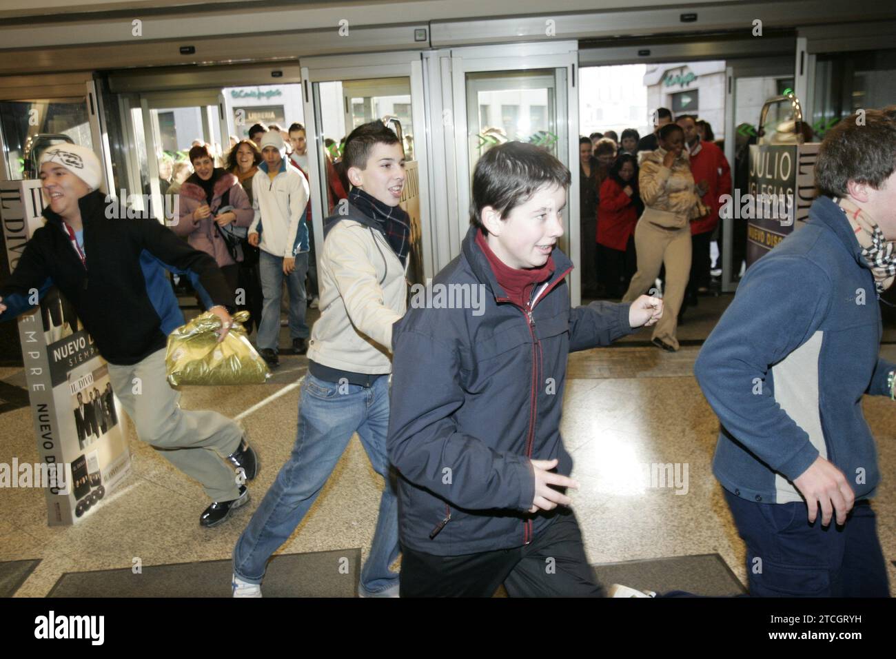 10 oclock start hires stock photography and images Alamy