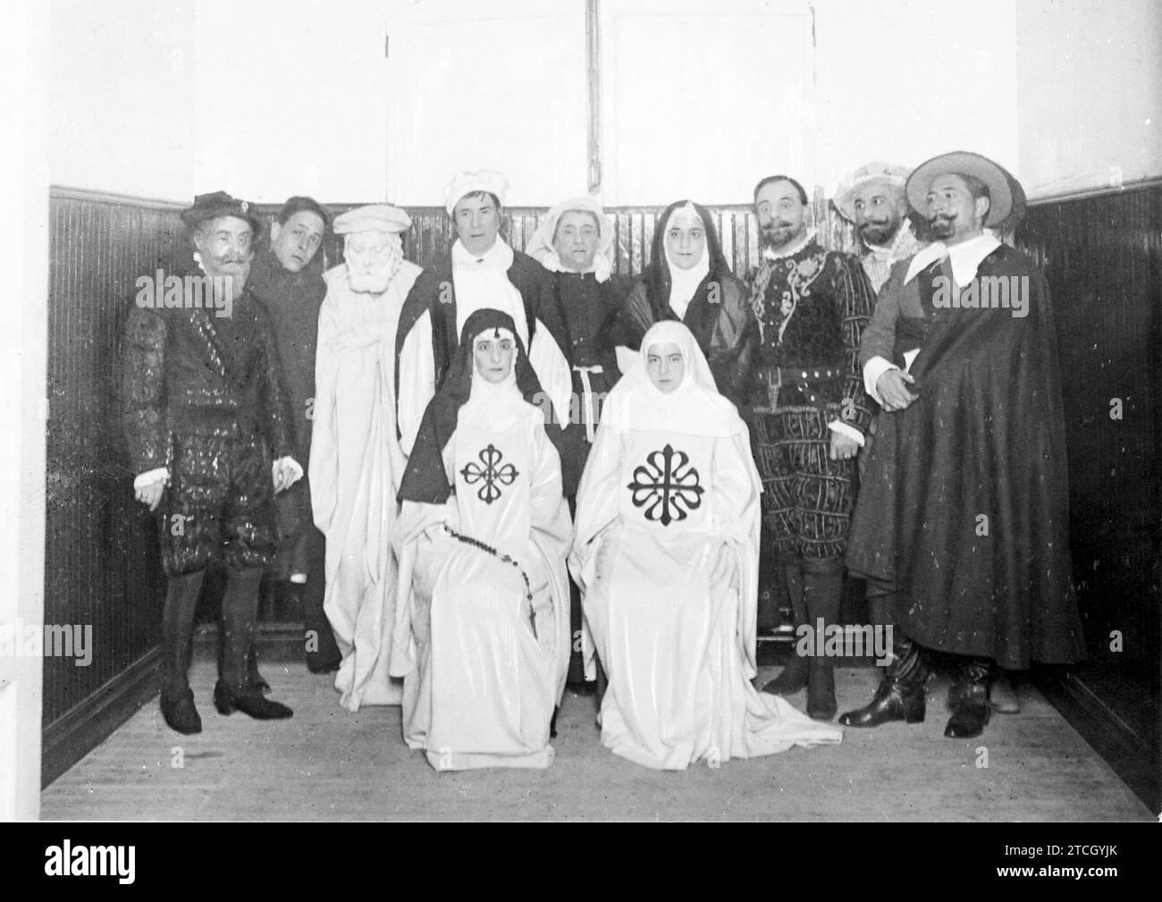 11/01/1916. Function For the benefit of the Press Association. Actresses and Actors who took part in the performance of 'don Juan Tenorio' at the Eslava theater. Credit: Album / Archivo ABC / José Zegri Stock Photo