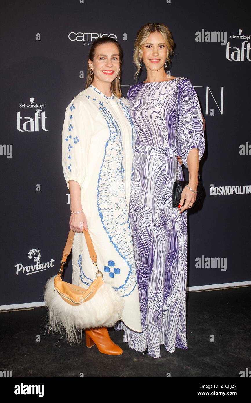 Frauen 100 - The Stage Nadine Heidenreich und Wolke Hegenbarth beim