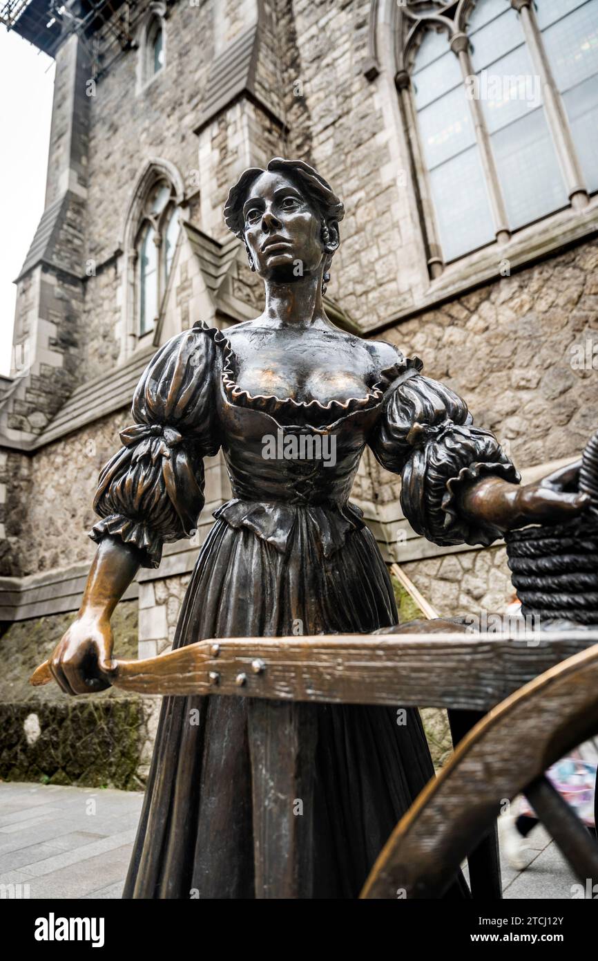 Bronze statue of Molly Malone by sculptor Jeanne Rynhart in Suffolk