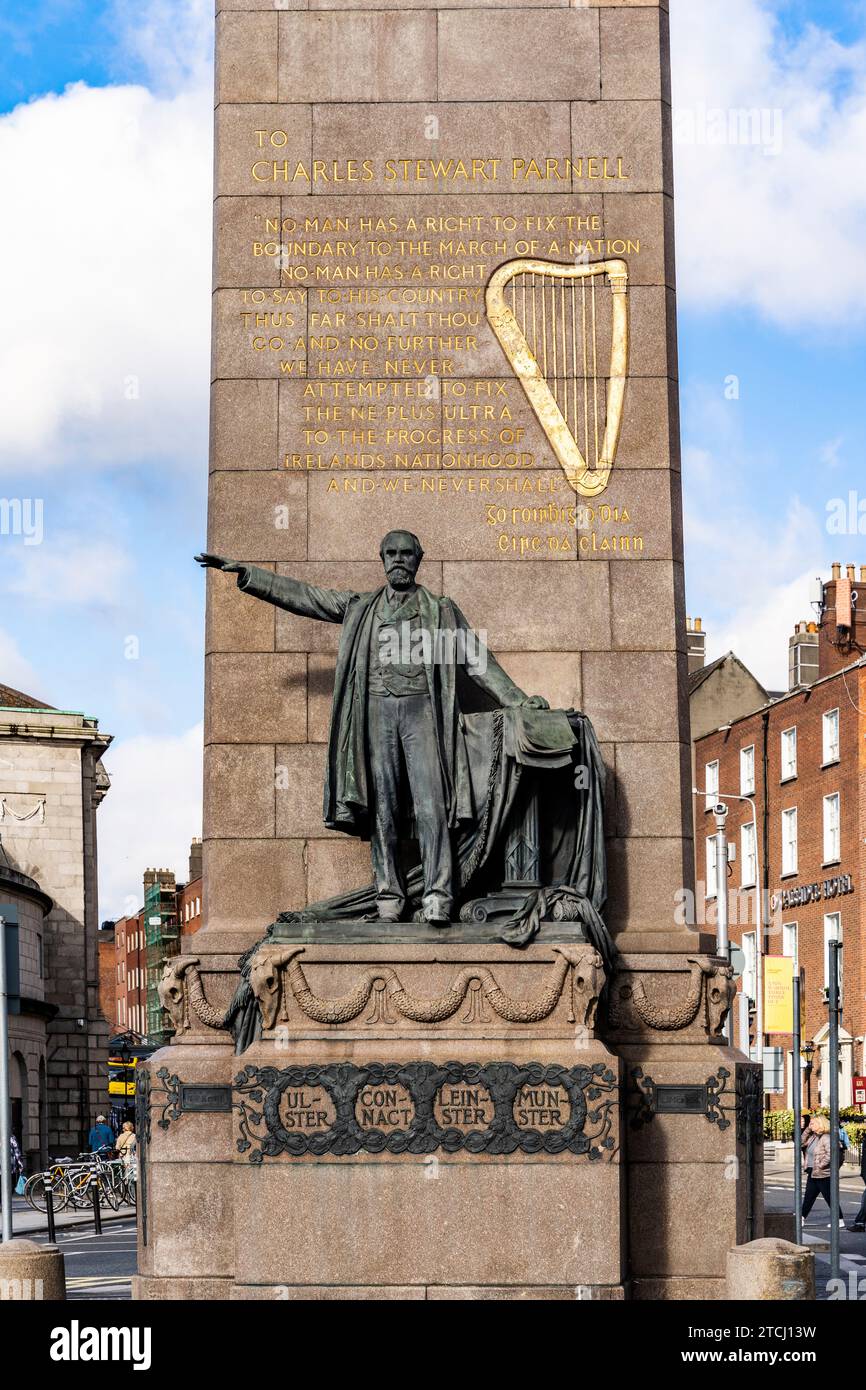 Bronze statue of Charles Stewart Parnell by sculptor Augustus Saint-Gaudens in O'Connell Street, Dublin city center, Ireland Stock Photo