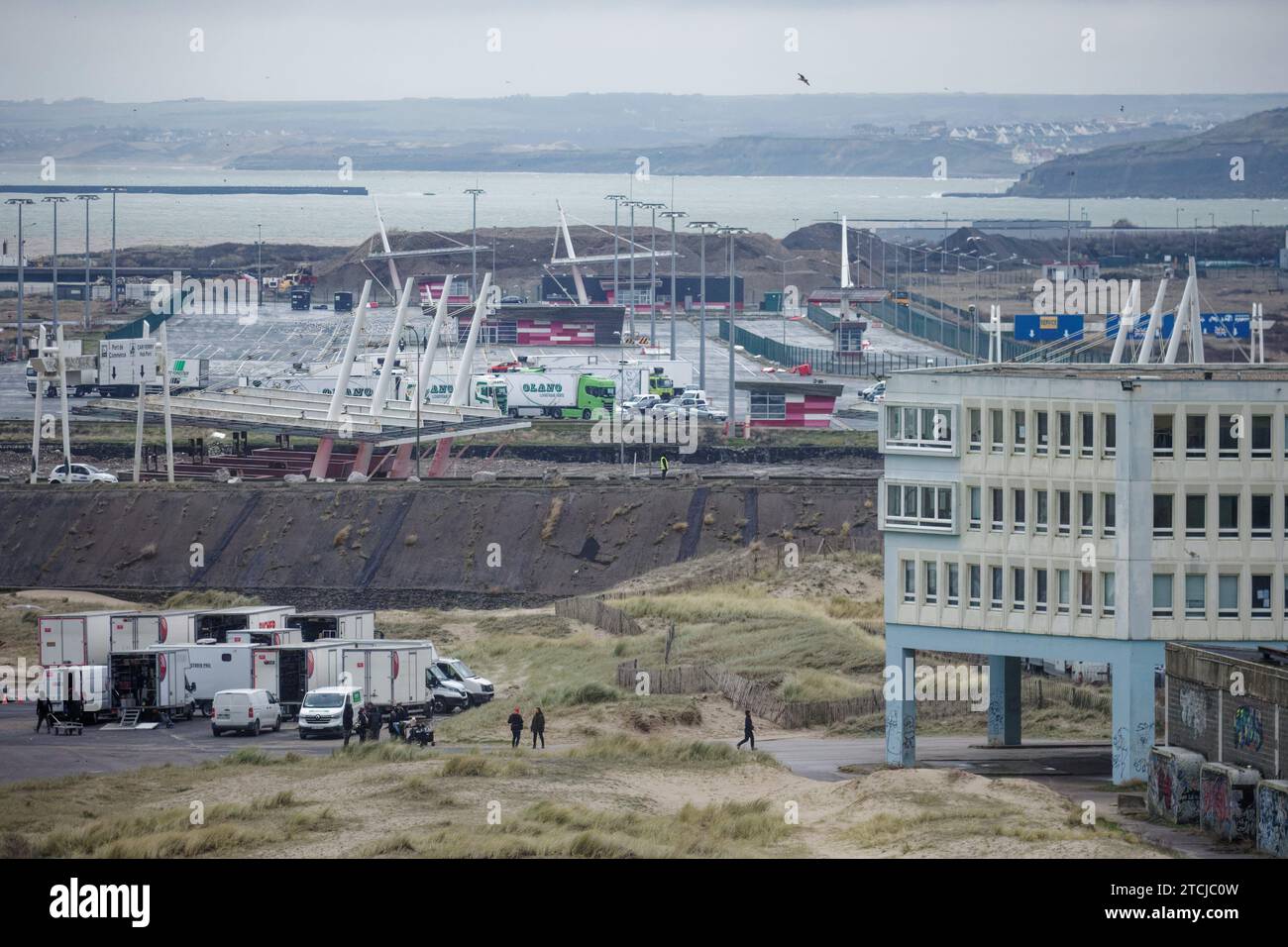 France. 13th Dec, 2023. © PHOTOPQR/VOIX DU NORD/Johan BEN AZZOUZ ; 13/12/2023 ; Le Portel, le 13 decembre 2023. Tournage d'une serie américaine (saison 2 du spin-off de la série The Walking Dead avec pour personnage principal DarylDixon), sur l'ancien site de l'hoverport. Le Portel, France, dec 13th 2023. Filming of an American series/Daryl Dixon season 2 of the spin-off of the series The Walking Dead with the main character Daryl Dixon, on the old hoverport site. Credit: MAXPPP/Alamy Live News Stock Photo