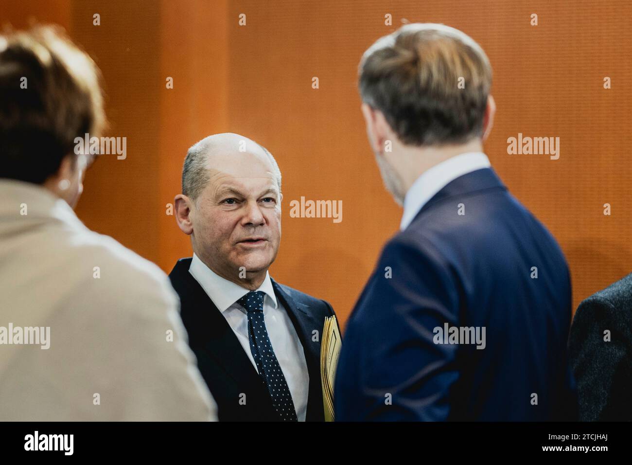 Berlin, Deutschland. 13th Dec, 2023. (LR) Olaf Scholz (SPD), Federal Chancellor, and Christian Lindner (FDP), Federal Minister of Finance, taken at the weekly cabinet meeting in Berlin, December 13th, 2023. Credit: dpa/Alamy Live News Stock Photo