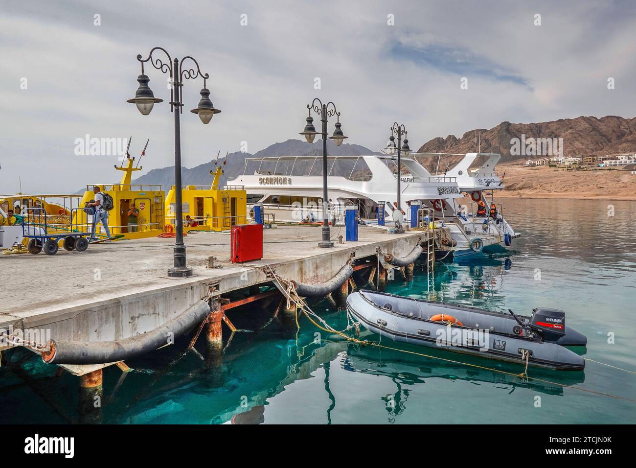 Tauchboote, Marina, Dahab, Golf von Akaba, Rotes Meer, Sinai, Ägypten ...