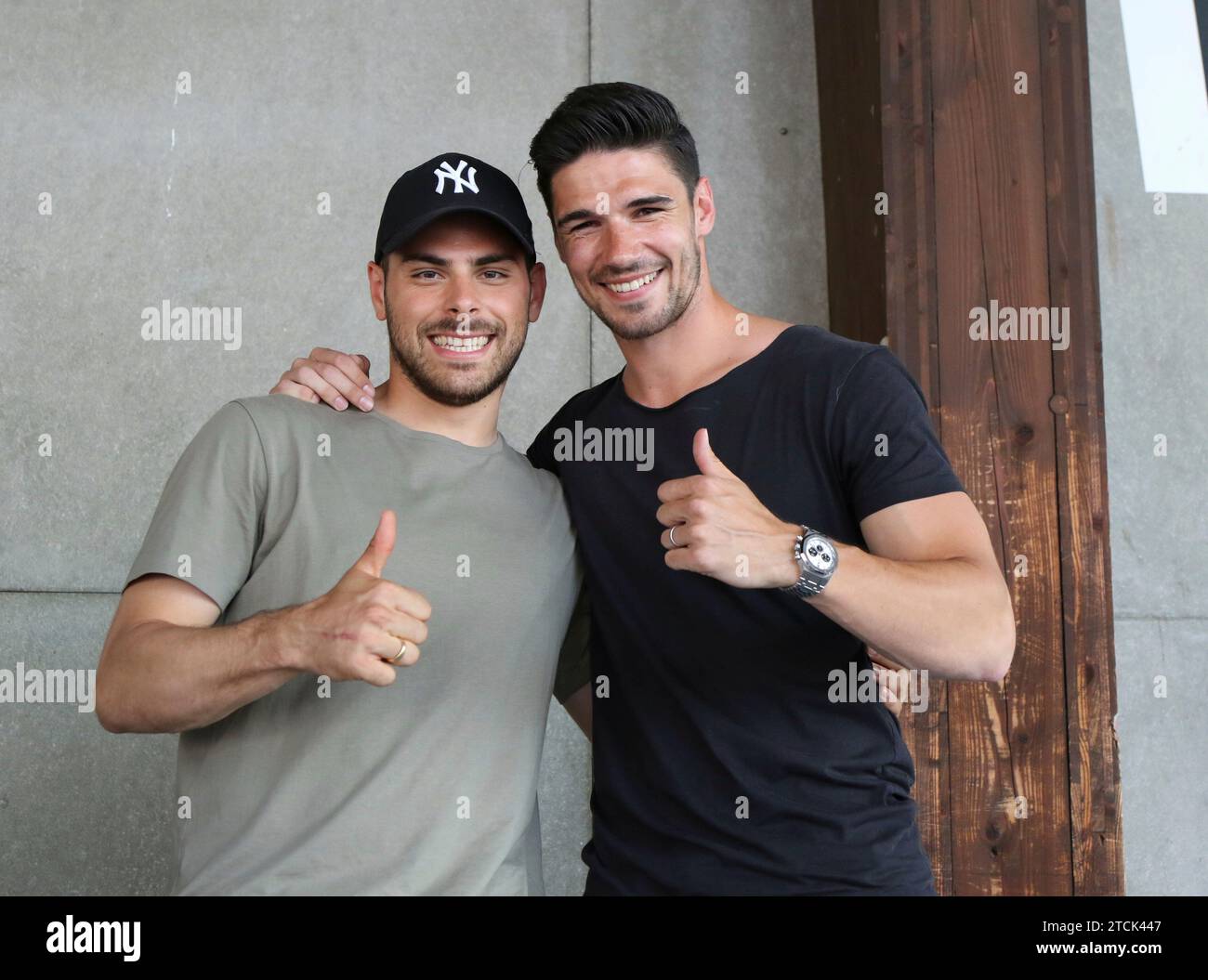 Zwei drucken hires stock photography and images Alamy