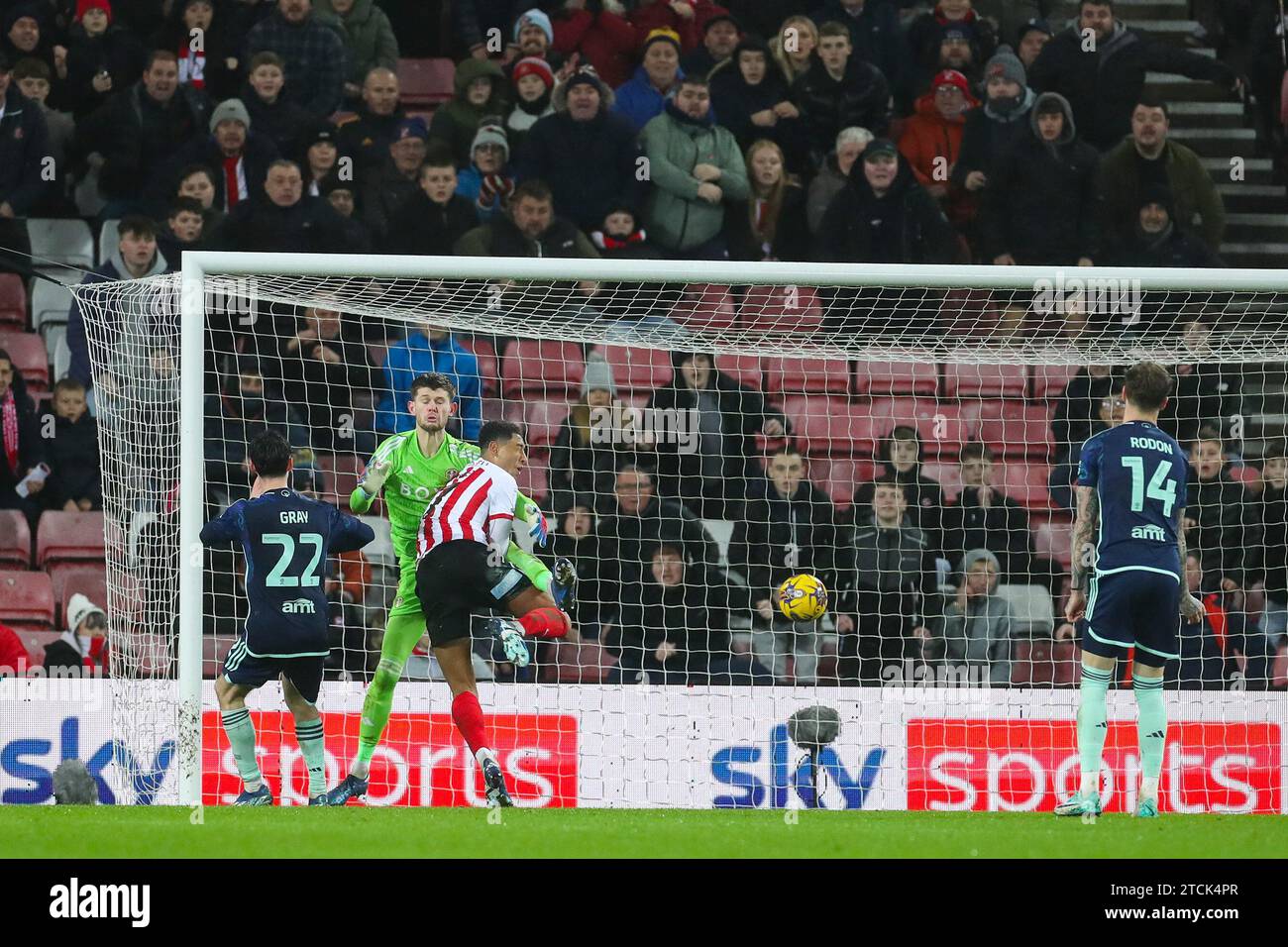Sunderland, UK. 12th Dec, 2023. Sunderland midfielder Jobe Bellingham (7) scores a GOAL 10