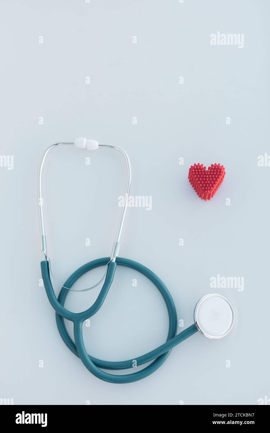 Red stethoscope hi-res stock photography and images - Alamy