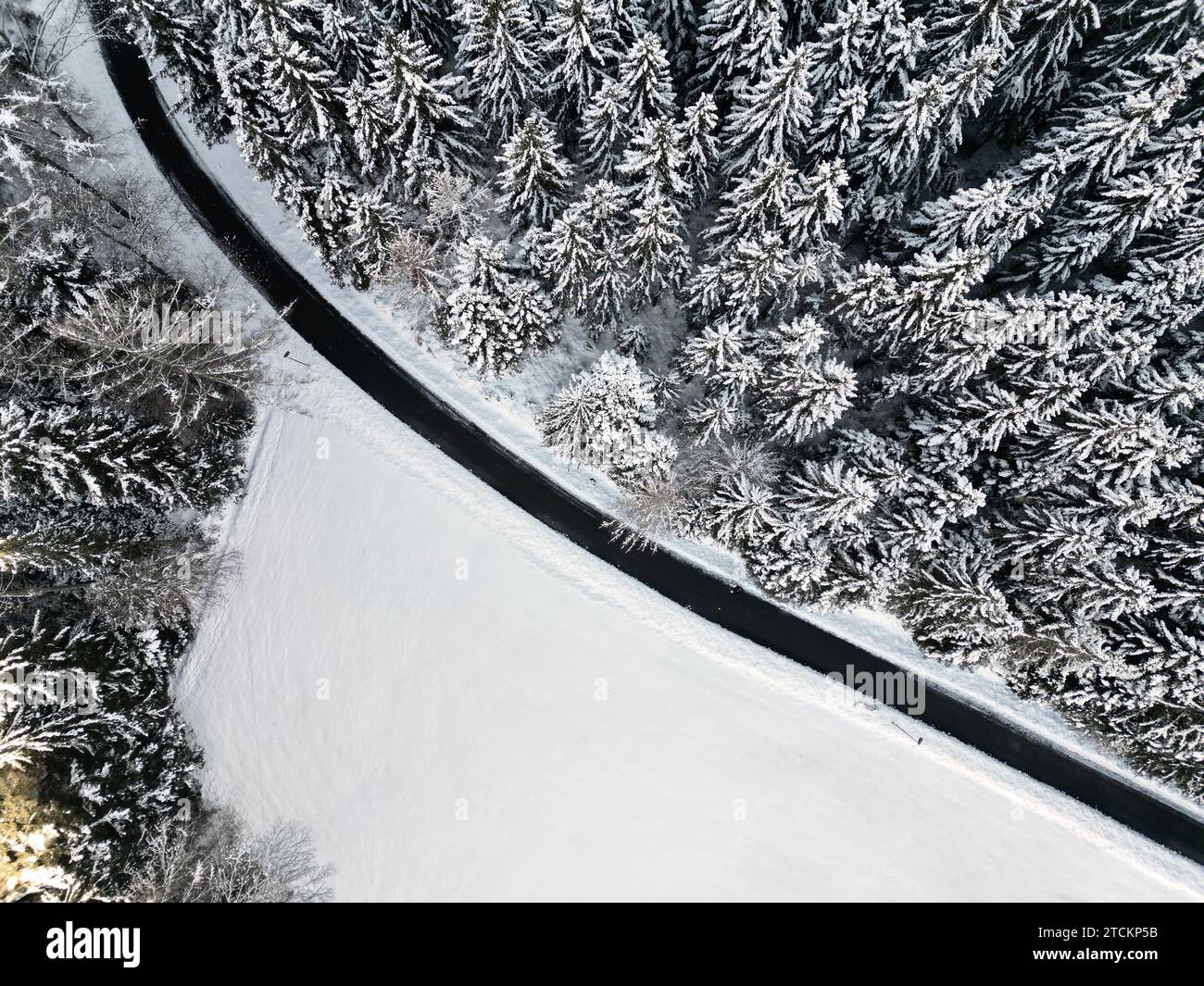 Curvy road through winter hi-res stock photography and images - Alamy
