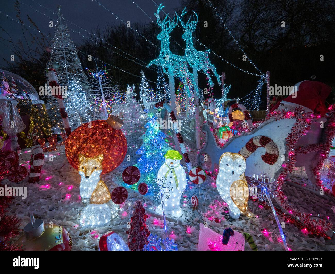 Canterbury, Kent, UK. 13th Dec, 2023. Stunning Christmas House in