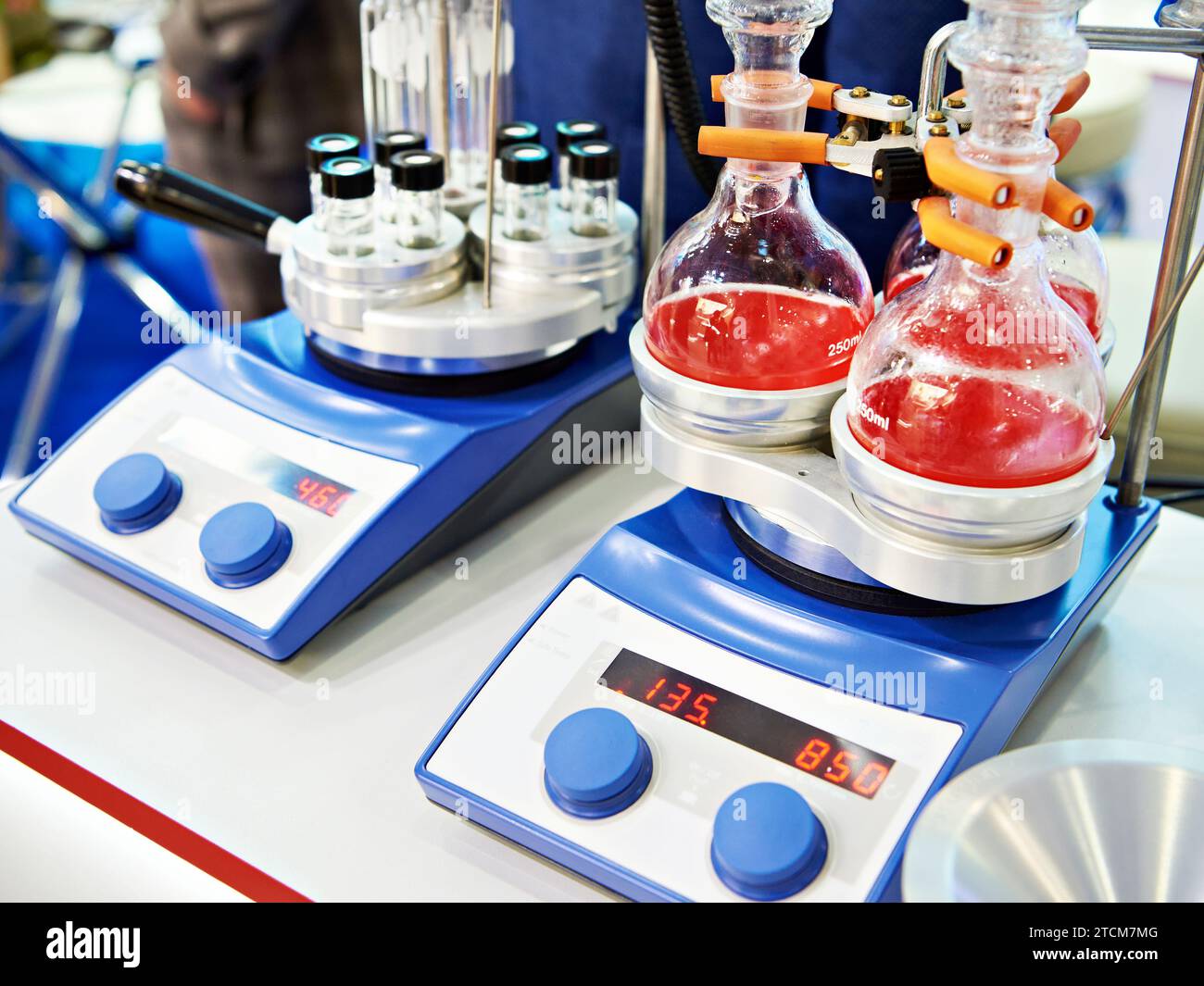 Laboratory heating blocks with interchangeable inserts for flasks Stock