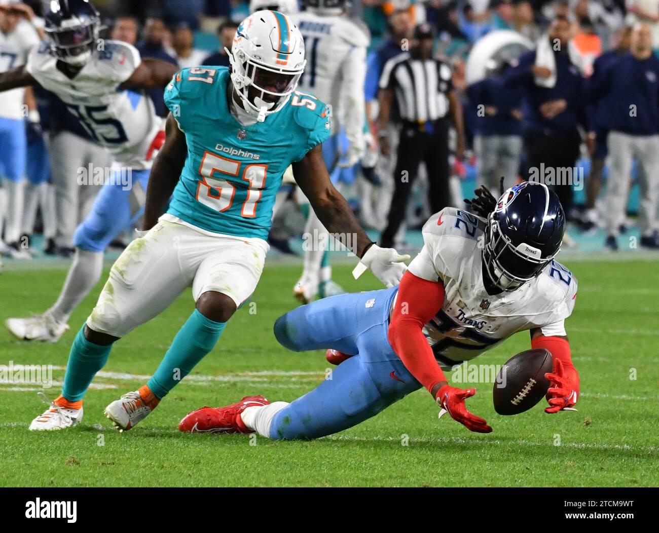 Tennessee Titans running back Derrick Henry 22 attempts to recover a