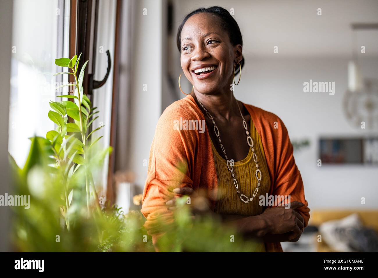 Beautiful mature black woman hi-res stock photography and images - Alamy