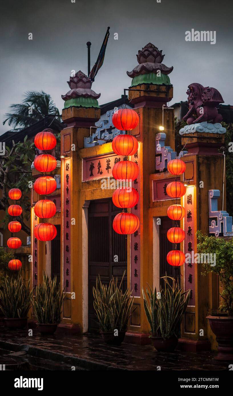 Lanterns in hoi an hi-res stock photography and images - Alamy