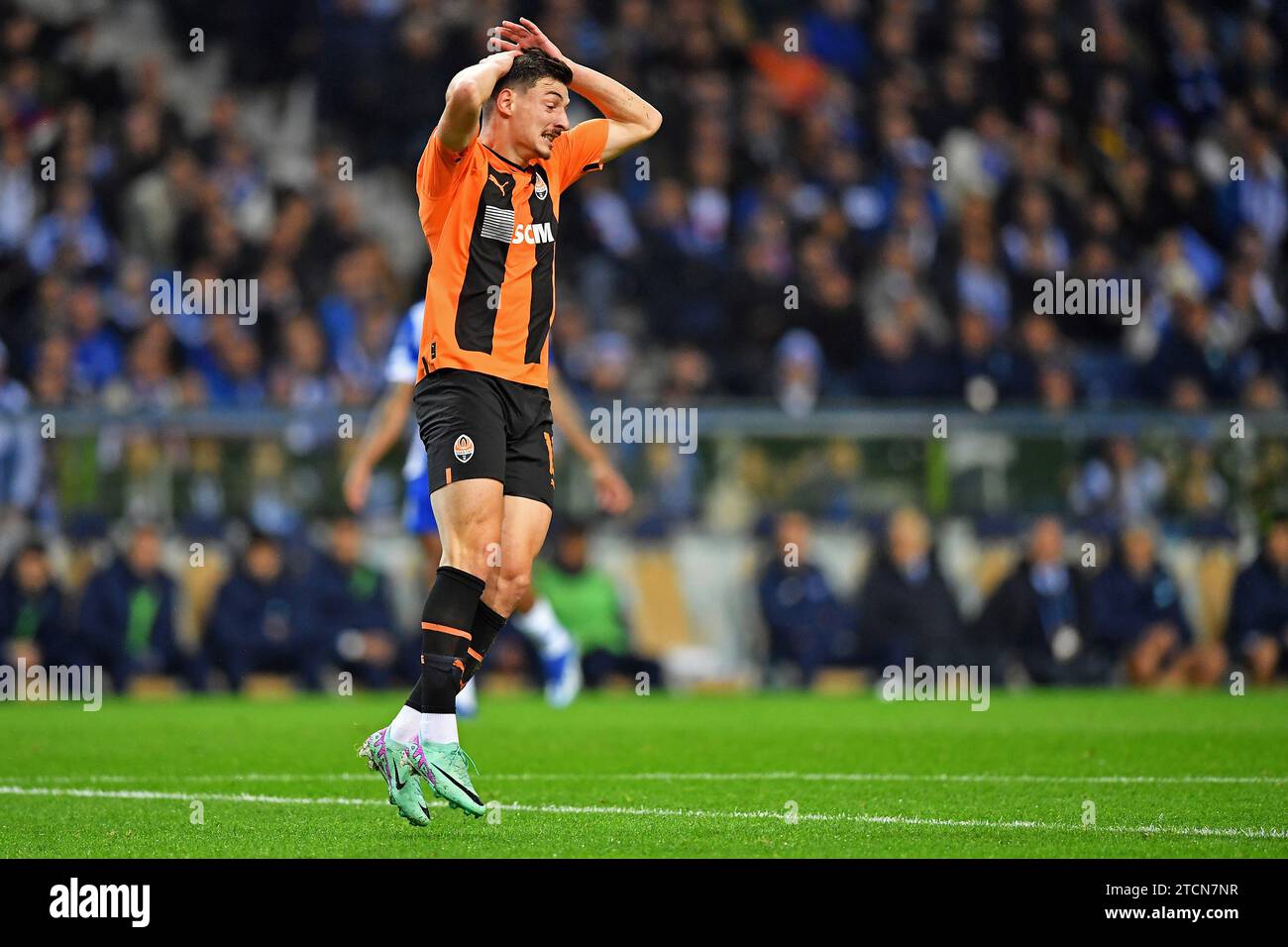 Porto, Portugal. 13th Dec, 2023. Dragao Stadium, Champions League 2023/2024, FC Porto versus FC Shakhtar Donetsk; Giorgi Gocholeishvili of FC Shakhtar Donetsk, during the UEFA Champions League 2023/2024 Group H match between Fc Porto and FC Shakhtar Donetsk at Dragao Stadium in Porto on December 13. Photo: Daniel Castro/DiaEsportivo/Alamy Live News Credit: DiaEsportivo/Alamy Live News Stock Photo