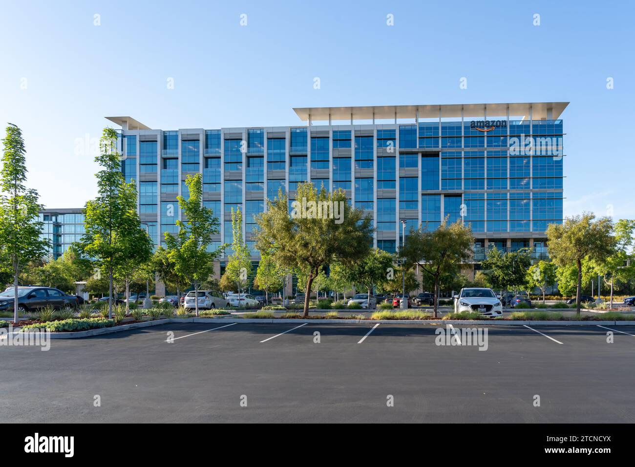 Amazon logo office building hi-res stock photography and images - Alamy