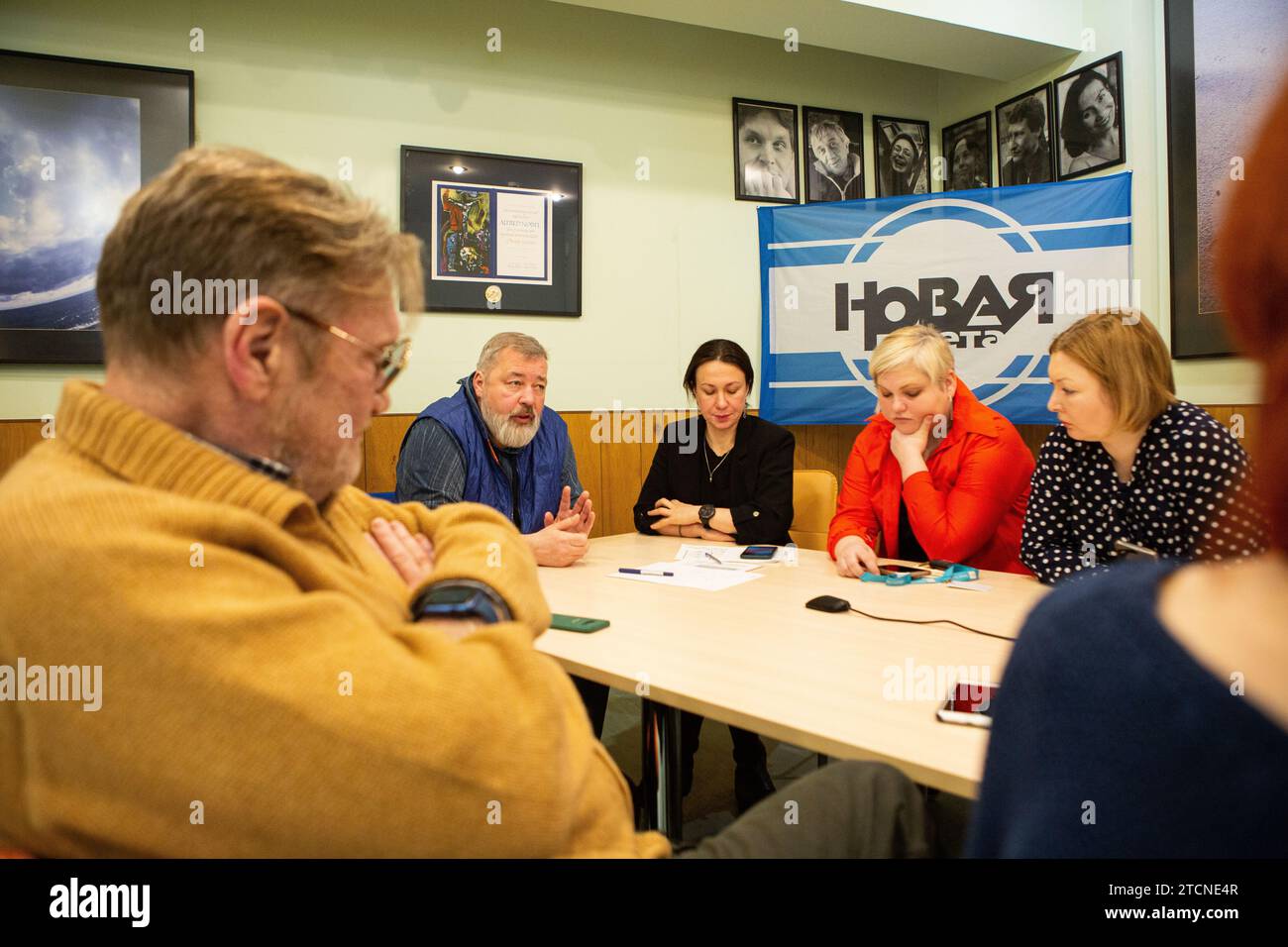 Moscow (Russia), 03/15/202. A day with the journalists of 'Novaya Gazeta', the newspaper led by the 2021 Nobel Peace Prize winner, Dmitri Muratov (with white hair and beard). Photo: Javier Nadales. ARCHDC. Credit: Album / Archivo ABC / Javier Nadales Carrera Stock Photo