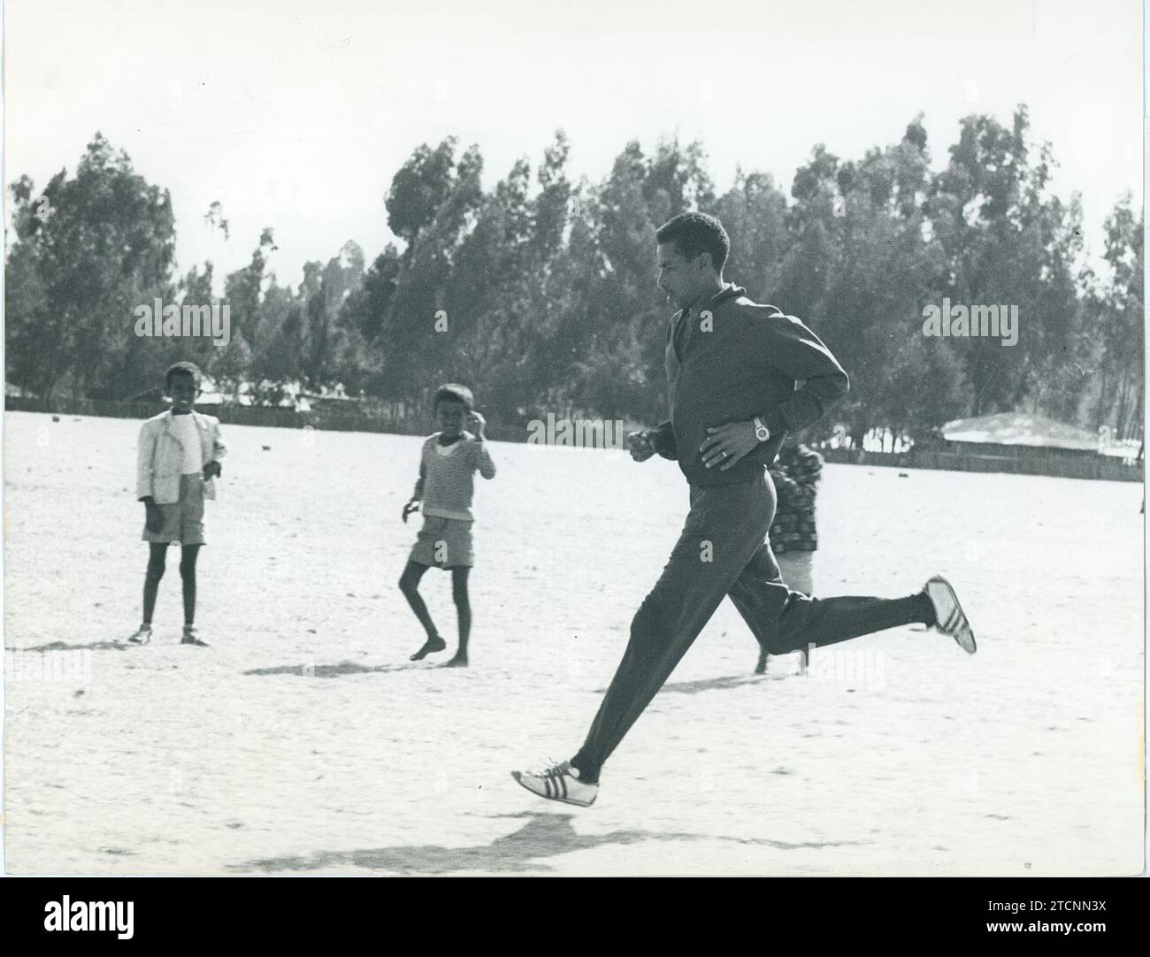 Ethiopia, February 1965. Abebe Bikila, marathon champion at the 1960 Rome Olympics, practicing sports. Credit: Album / Archivo ABC Stock Photo